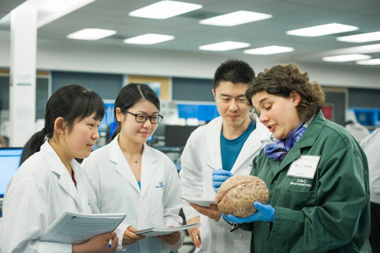 Claudia Krebs with students in the "Brain and Behaviour" lab. Photo by Martin Dee