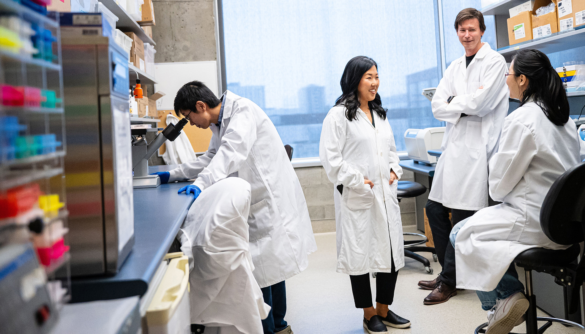 Michelle Kwon and Timothy Kieffer in the lab.